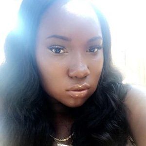 Meet your Posher, Myra